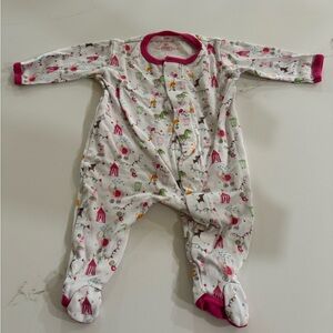 Magnetic baby sleeper